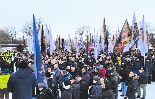 Około 4 tys. osób wzięło udział w ogólnopolskim spotkaniu Wojowników Maryi w Ełku