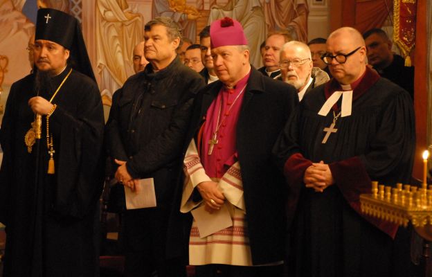 Biskupi razem z wiernymi modlili się o jedność i miłość wśród chrześcijan.