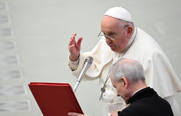 Papież zachęca do modlitwy za terminalnie chorych