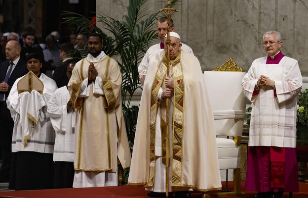 Papież Franciszek podczas Mszy świętej w święto Ofiarowania Pańskiego