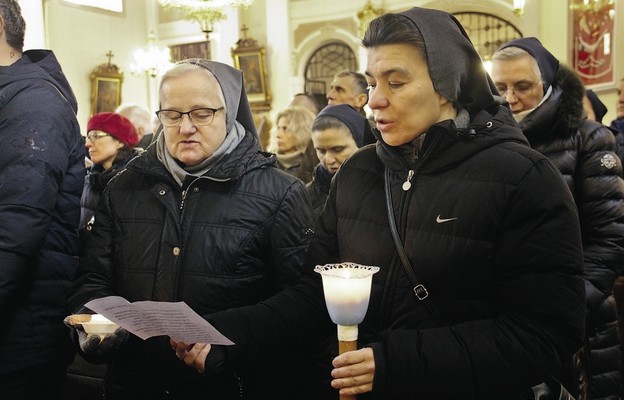 We Wschowie prowadzimy duże przedszkole, mamy
sobotnie oratorium – powiedziała s. Teresa (z lewej)