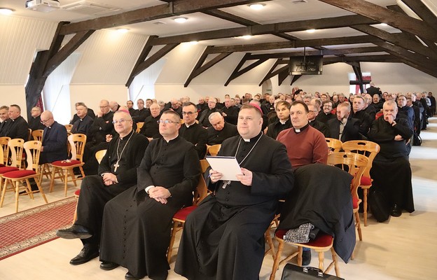 W Paradyskich Dniach Duszpasterskich uczestniczą księża z całej diecezji