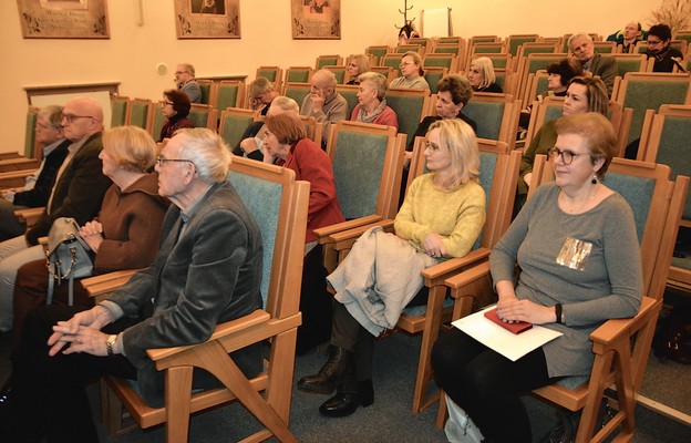 W spotkaniu wzięło udział również środowisko naukowe historyków z UJK