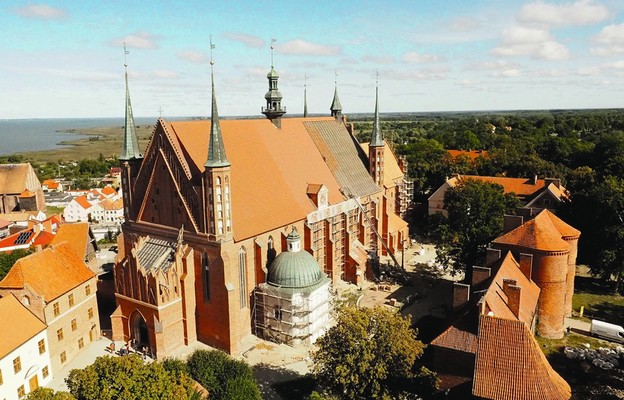 Frombork – bazylika archikatedralna Wniebowzięcia Najświętszej Maryi
Panny i św. Andrzeja. To tutaj pochowano Mikołaja Kopernika