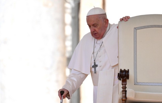 Bruksela: papież wydalił biskupa ze stanu duchownego