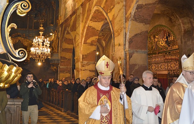 Eucharystią pod przewodnictwem bp. Jana Piotrowskiego zakończono Rok bł. Wincentego Kadłubka