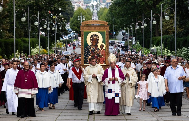 Charakterystycznym rysem pobożności Kościoła częstochowskiego jest kult Maryi