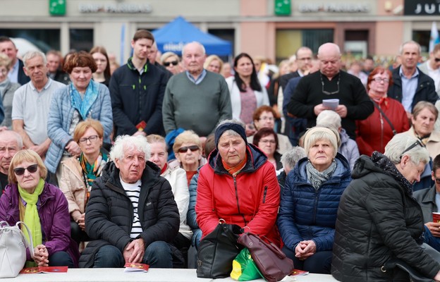 Inauguracja nawiedzenia Obrazu Jasnogórskiego w archidiecezji częstochowskiej, Wieluń 6.04.2024