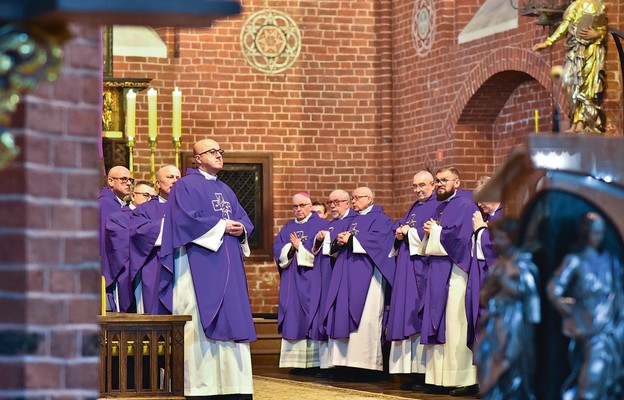 W liturgii uczestniczyło wielu kapłanów