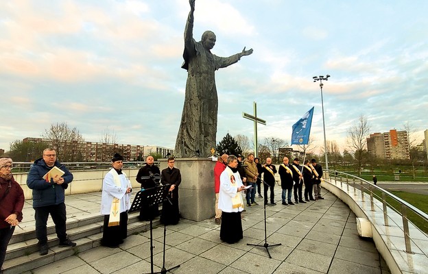 Spotkanie na Placu Papieskim w Sosnowcu 2 kwietnia br.