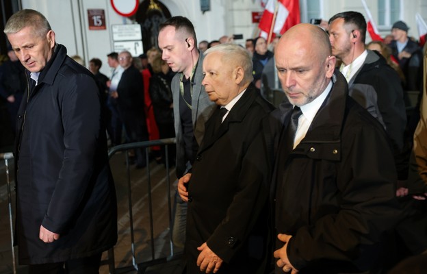 J. Kaczyński w rocznicę katastrofy smoleńskiej: Musimy mieć odwagę mówić o tym, że to był zamach