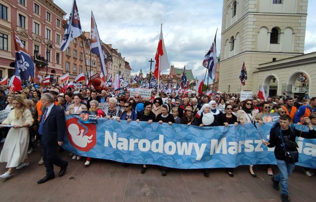 „Niech żyje Polska!” - ulicami Warszawy przeszedł Narodowy Marsz Życia