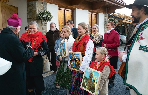 Przedstawiciele Kir witają abp. Marka Jędraszewskiego