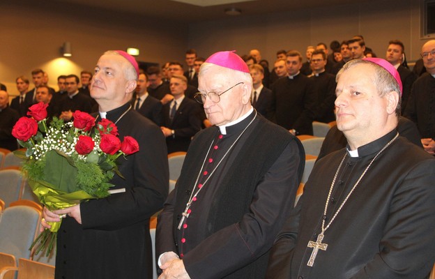 Od lewej: bp Artur Ważny, abp Henryk Nowacki, bp Leszek Leszkiewicz