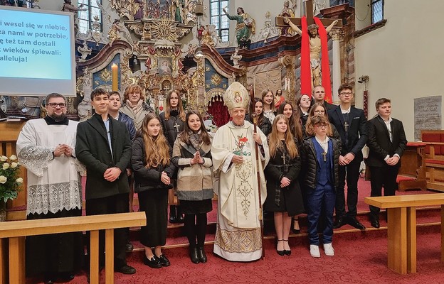 Młodzi parafianie umocnieni Duchem Świętym