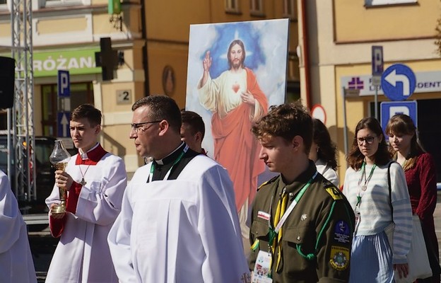 Serca młodych zostały zawierzone Najświętszemu Sercu Pana Jezusa