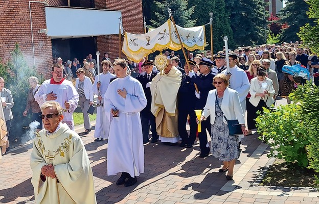 Jubileuszowe uroczystości zwieńczyła procesja eucharystyczna