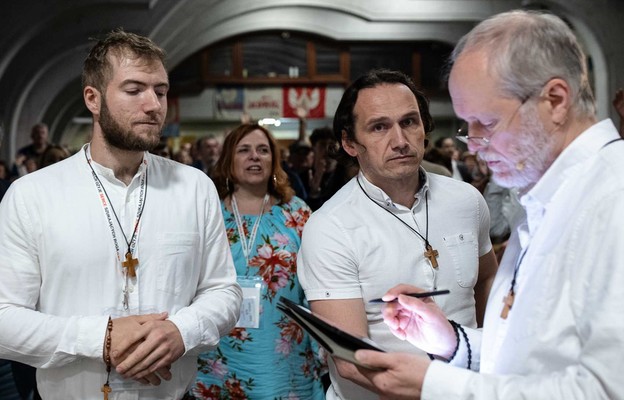 Bp Przybylski na Czuwaniu Odnowy w Duchu Świętym: Kościół i świat potrzebują doświadczenia jedności