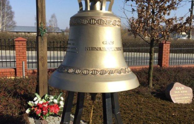 Jeden z dzwonów na stałe przebywa w Kolbuszowej