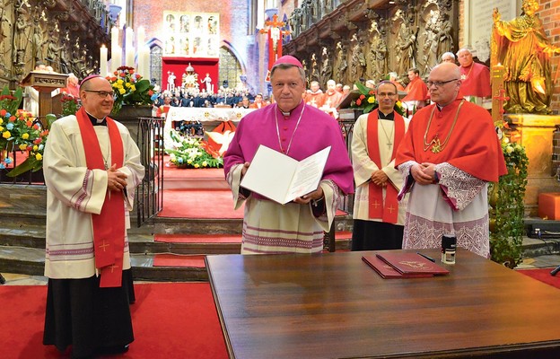 Podpisanie dekretu zwołującego synod
