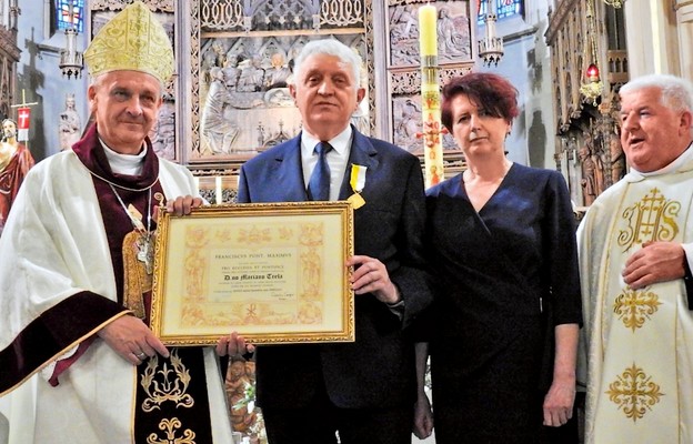 Medal Pro Ecclesia et Pontifice wręczony w Wilamowicach