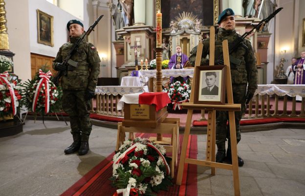 Msza święta pogrzebowa śp. Wojciecha Duśko, w kościele Wniebowzięcia NMP w Wierzbnej