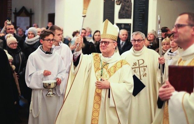 Abp Wiesław Śmigiel święci dzwon „Jan Maria”