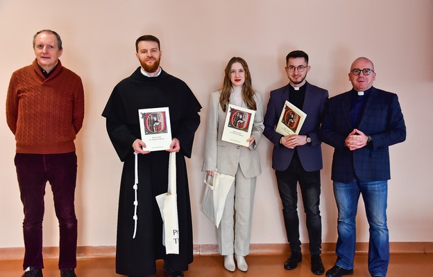 Nauki teologiczne inspirują młodych ludzi