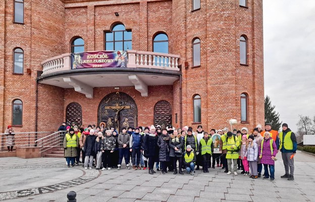 Grupa wyruszyła z kościoła w Sarnakach