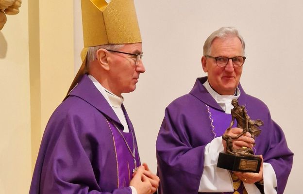 Ks. Władysław Jagustyn  z bp. Janem Wątrobą