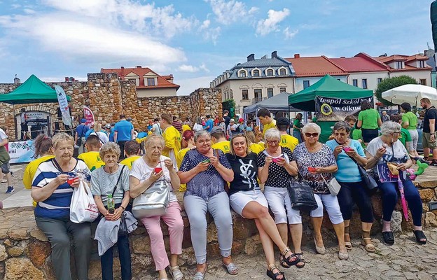 Wycieczki i zajęcia integracyjno-ruchowe sprzyjają utrzymaniu dobrej kondycji fizycznej i psychicznej