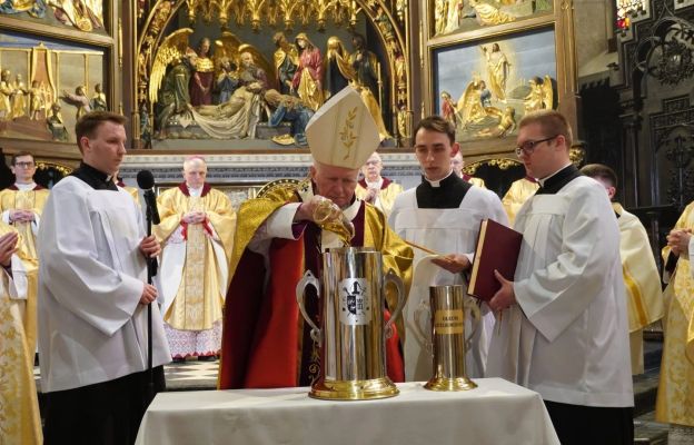 Poświęceniu oleju krzyżma